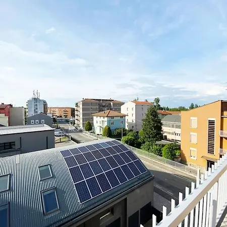 Vicino Parco Ducale アパート