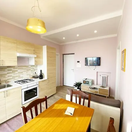 Vicino Parco Ducale Apartment